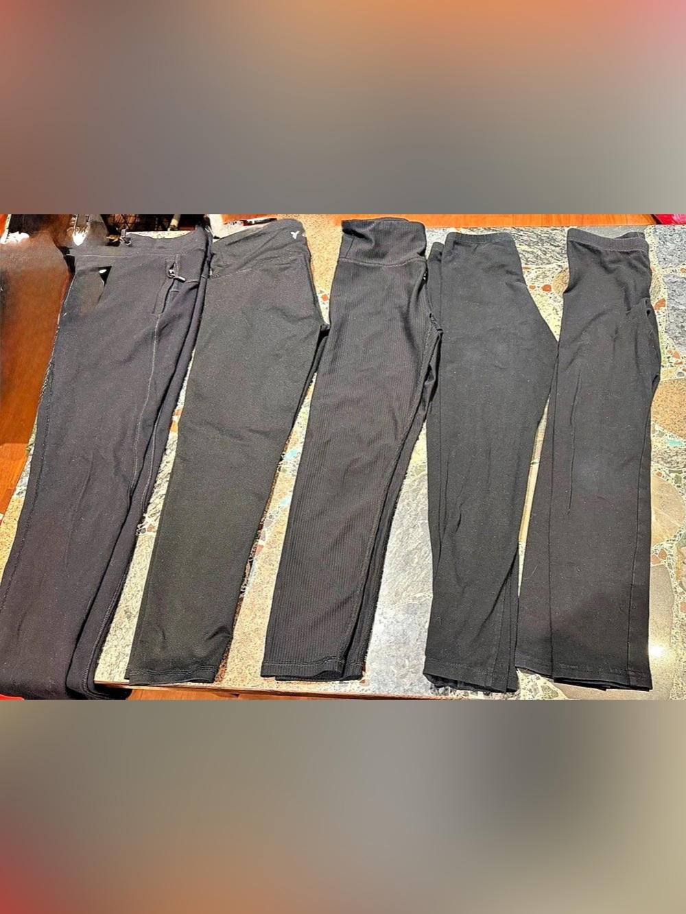 5 black Old Navy Black Leggings/Pants size 8
